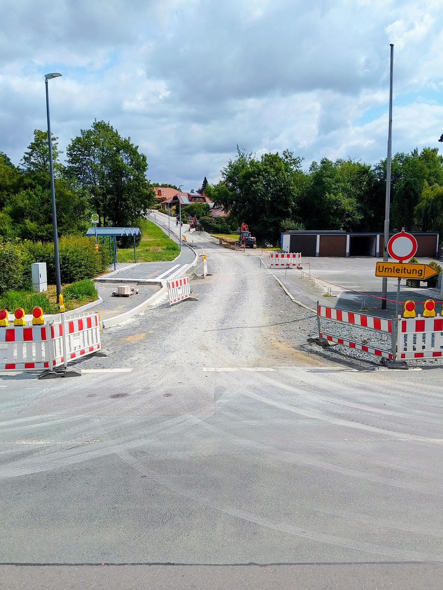 Die Straßenbaumaßnahme „Am Mühlhügel“ dauert noch an